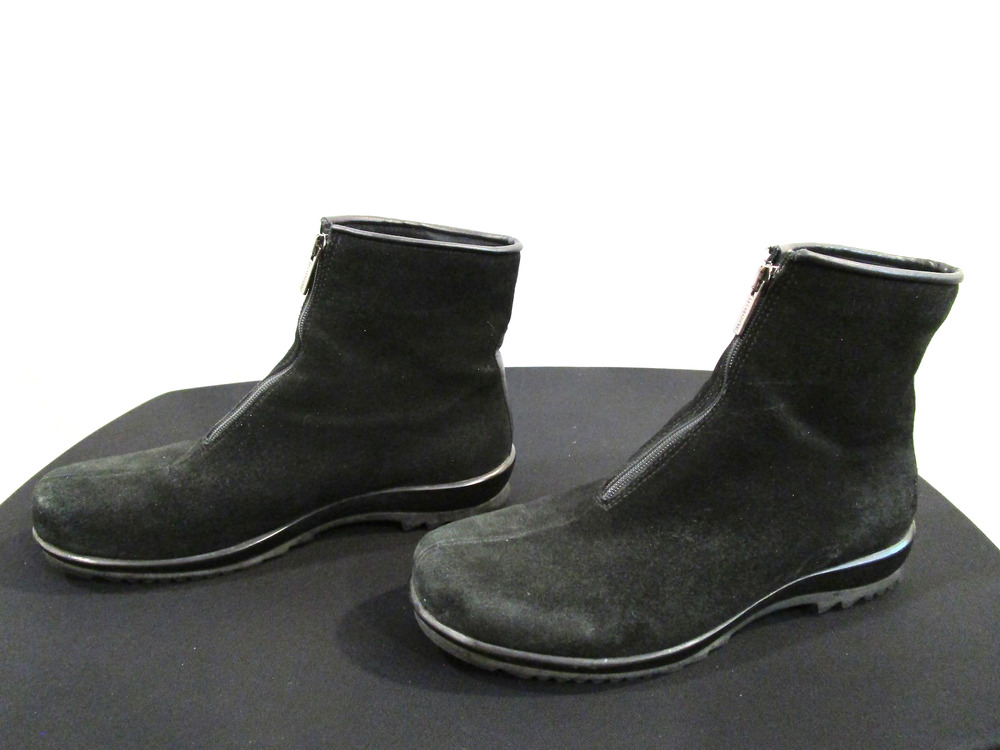La Canadian Tiana Black Suede Faux Fur Lined Front Zip Ankle Booties Women 7.5M